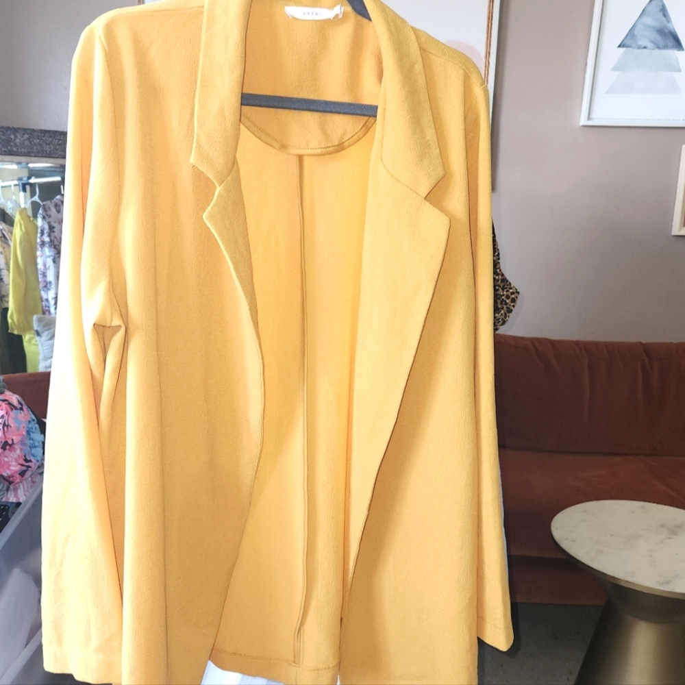 Lush XL blazer, in a beautiful orangy gold yellow color.